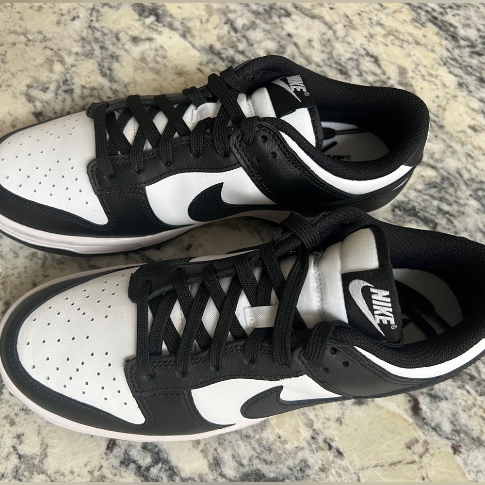 Women’s 8.5 Nike Dunk Low Pandas White Black